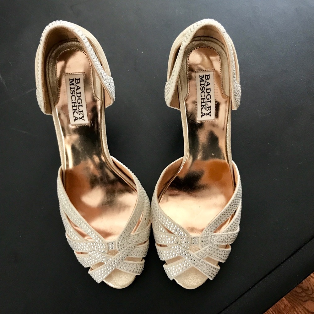 badgley mischka gold studded heels, Sz 7.5